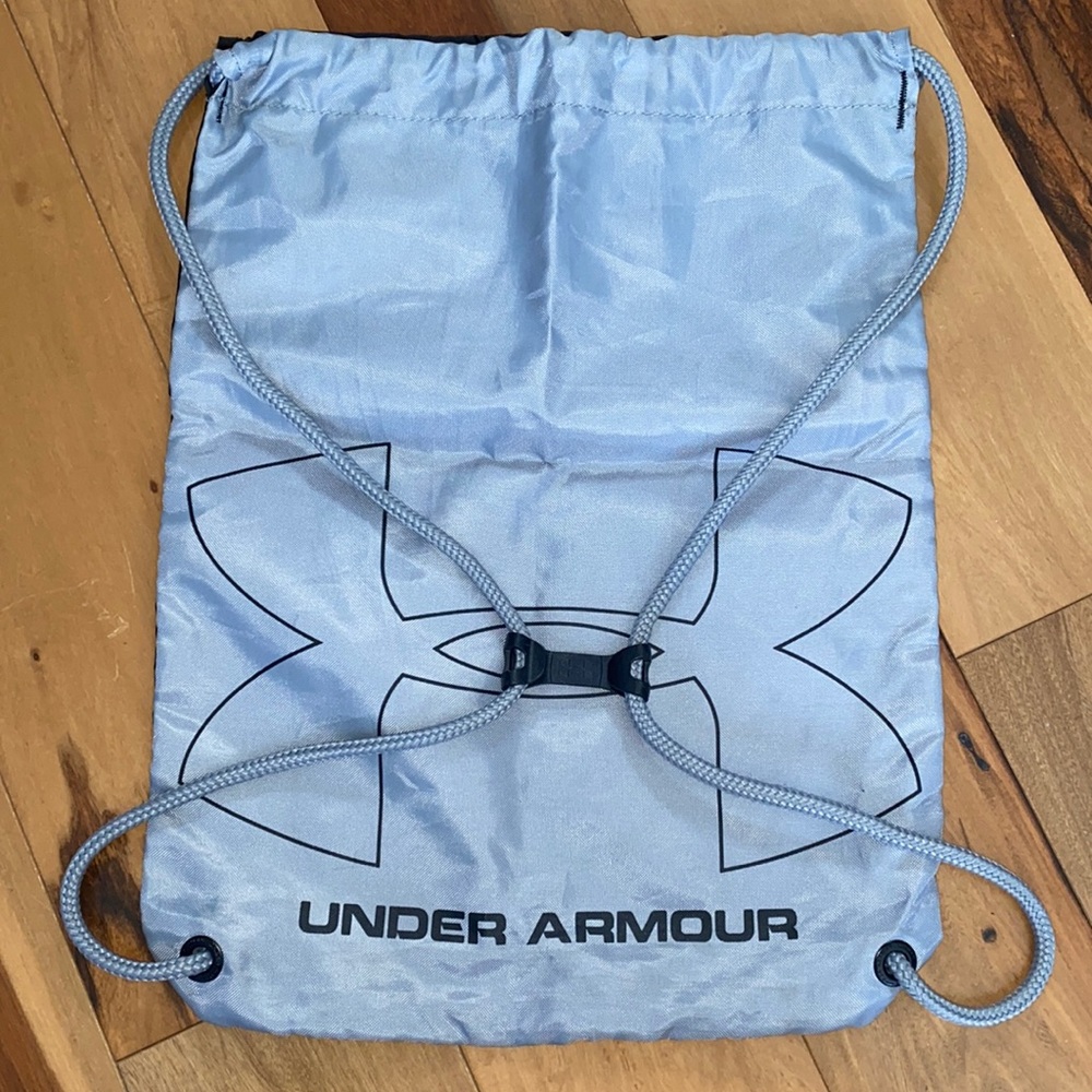 LIKE NEW~ UNDER ARMOUR SLING BAG